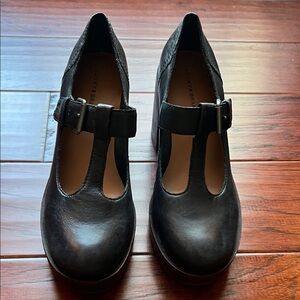 Lucky Brand Women's Black T-Strap Heels